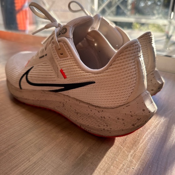 Nike Pegasus 40 Running Shoes - Picture 2 of 7